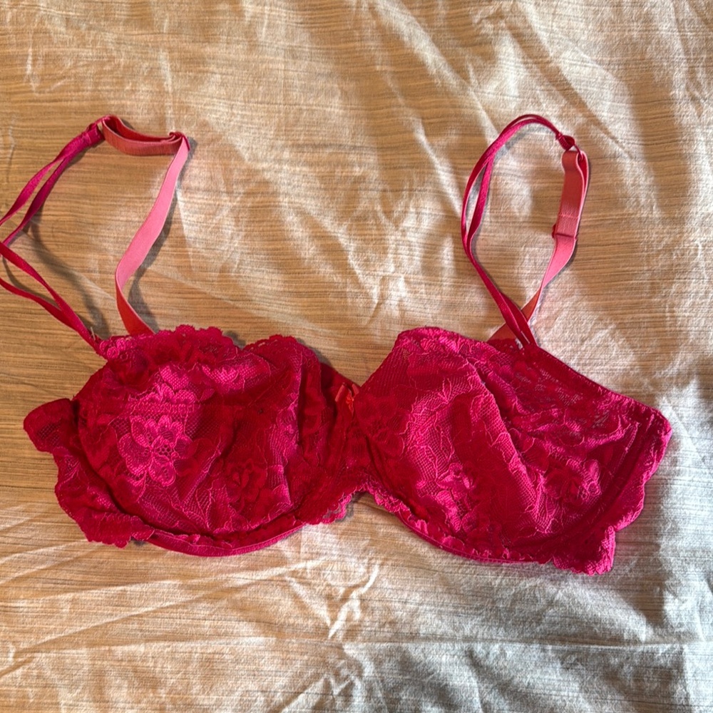 Lace Underwire Bra in Pink